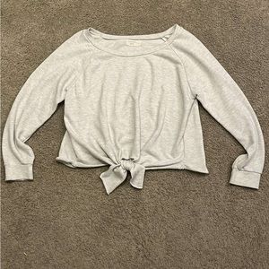 Women’s cropped long sleeve shirt